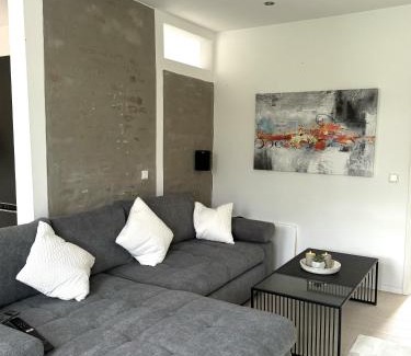Limburg an der Lahn Apartment | Exklusive Altbauwohnung mit Whirlpool und Küche