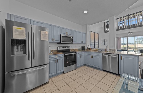 Red Hill House | "Expansive 3-bedroom Golf Villa for 12 at renowned Legends Golf Course."