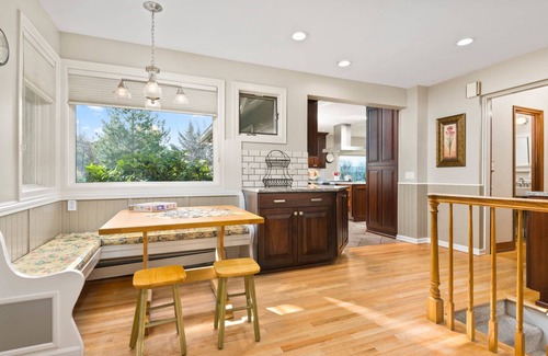 The Dalles House | Expansive Panoramic View of Columbia Gorge, Enormous Deck and Seating, BBQ, Billiards, Darts, Games