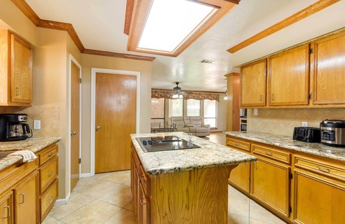 Texas City House | Expansive Texas City Retreat ~ 16 Mi to Galveston!
