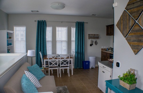 Mueller Apartment | Experience Austin the "Local Way" in Mueller!