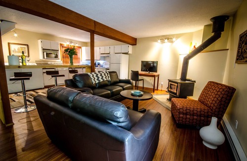 Langford Apartment | Experience beautiful Goldstream Park from within.