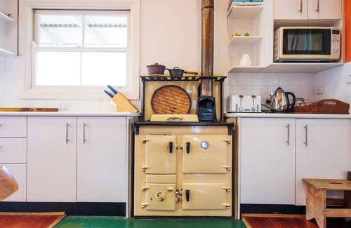 Meroo House | Experience Country Mudgee at Lone Pine Farmhouse