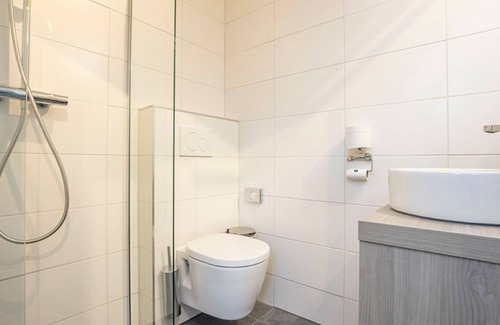 Eerbeek Hotel | Experience Dutch Nature Up Close — Quiet Stay with Historic Charm, 4 Units