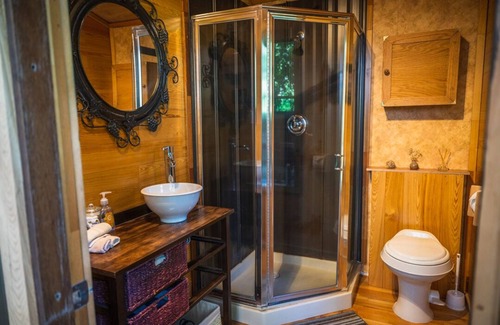 Maple Ridge Resort | Experience Glamping on a budget! Self contained, quiet, romantic, swim, fish,