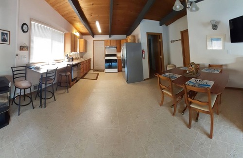 Eatonville House | Experience Lake Life for your next vacation near Mt.Rainier.