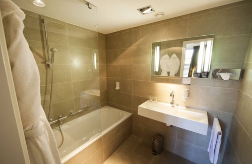 Rijssen Hotel | Experience Luxury and Calm at a Scenic Nature Retreat! Indoor Pool, Free Parking