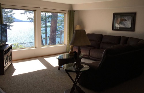 Marion House | Experience Montana charm in our spacious 4-bedroom waterfront retreat