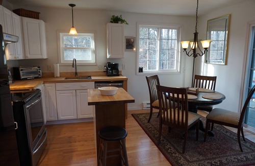 Catskill Cottage | Experience Peace in this Beautiful country cottage nestled beneath the mountains