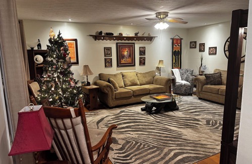 Dover House | Experience Peace, Relaxation and Comfort in Kentucky with a touch of KENYA!