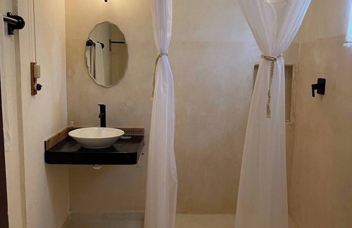 Chichen Itza - Valladolid House | Experience peace: Spacious room.