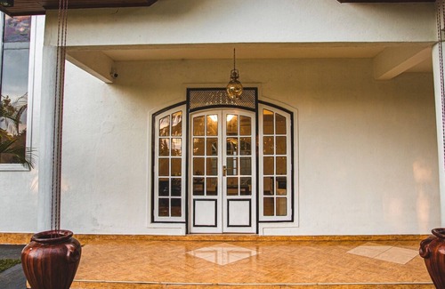 Aturuwella Bed & Breakfast | "experience Serenity and Luxury at our River Front Villa"