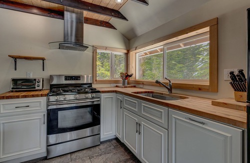 South Lake Tahoe House | Experience the Real Tahoe, 7 Acres, Minutes to Beaches/Lake/Heavenly, Wifi: Wilderness Way