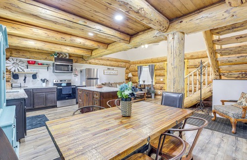 Gusher Cabin | Explore Uintah Basin: 'Rustic Cliff' Cabin w/Loft