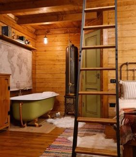 Stremt House | Explorers Dream - Transylvania