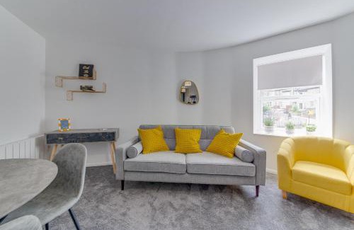 Sheffield Apartment | Exquisite 1st Floor Apartment
