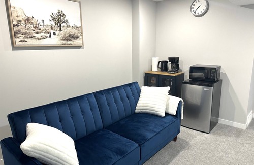 Calgary House | Exquisite 2 bedroom , 1 bathroom lower level suite near YYC Airport.