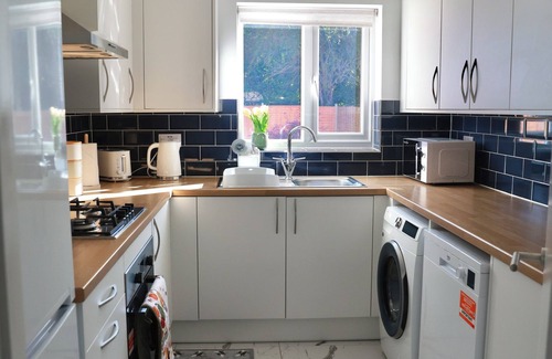 Maidstone House | Exquisite 3 Bed Home-Free Parking-Long Stay Discounts