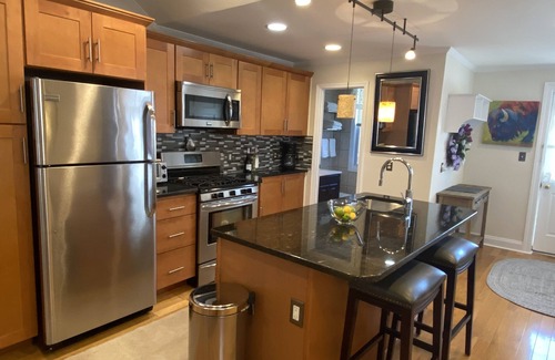 Westfield Apartment | Exquisite 3rd Floor Private Apt with Style