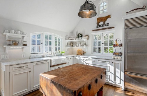 Northeast Carmel Cottage | EXQUISITE Carmel fairytale Cottage, Huge Private gardens!