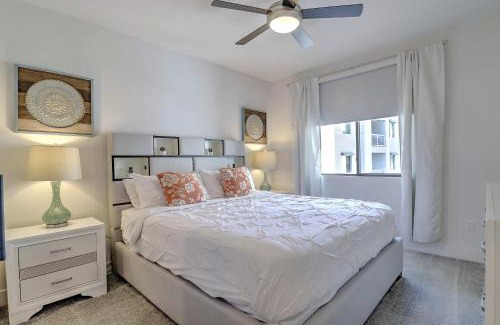 North Scottsdale Apartment | Exquisite Home-Walk Score 81-Shopping District-King Bed-Parking -G3021