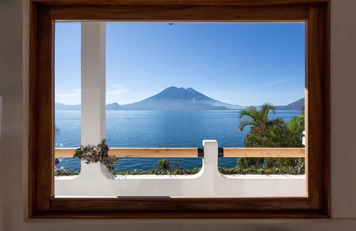 Jaibalito Villa | Exquisite Lake Front Villa: Private Cove, Sauna, Pizza Oven, Kayaks, SUPs