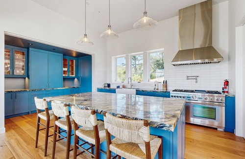 Calistoga House | Exquisite modern getaway with private hot tub & pool + large deck w/valley-view