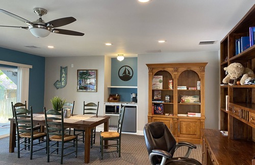 Grove House | Exquisite waterfront property on Honey Creek, Grove Ok