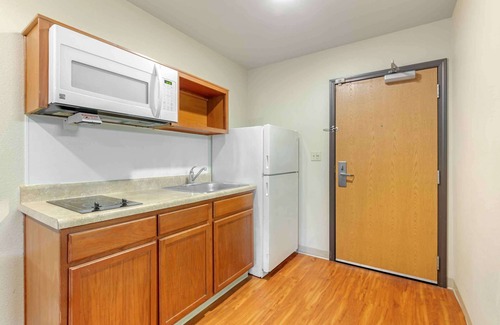 Davie Hotel | Extended Stay America Select Suites - Fort Lauderdale - Airport - West