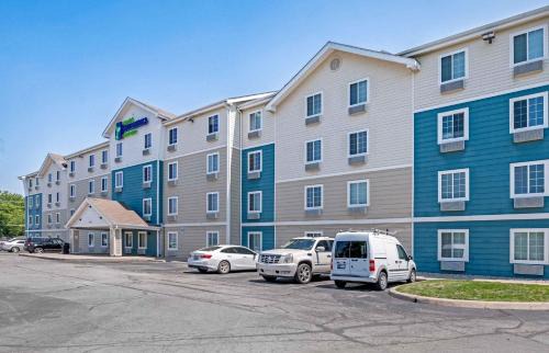 Oakland Hills at Geist Hotel | Extended Stay America Select Suites - Indianapolis - Lawrence