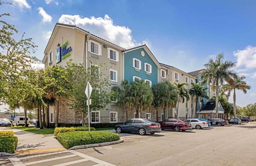 Davie Hotel | Extended Stay America Select Suites - Fort Lauderdale - Airport - West