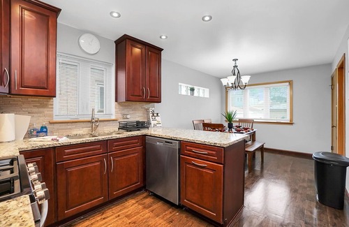 Bloomingdale House | Extended Stay Bloomingdale FHS Rentaln