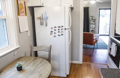 South Kansas City House | Extended Stay Colorful Cottage in Kansas City