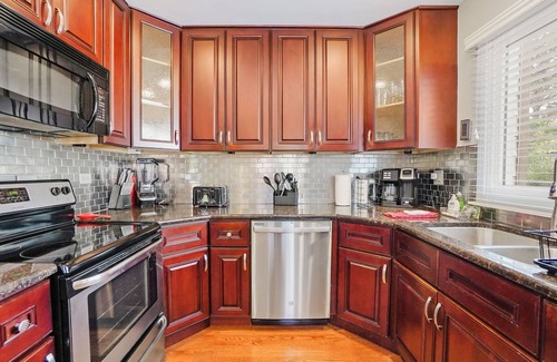Northbrook House | Extended Stay Northbrook FHS Rental