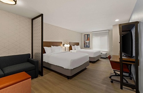 Newnan Hotel | Extended Stay Suites | 2 Units | Cheyenne WY Central Location