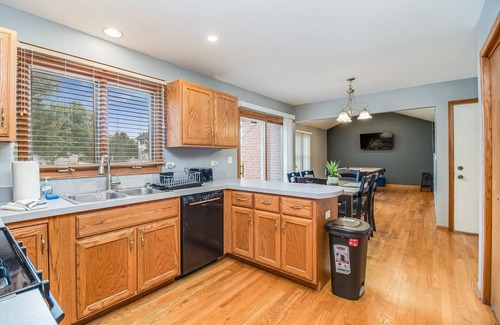 Woodridge House | Extended Stay Woodridge FHS Rental