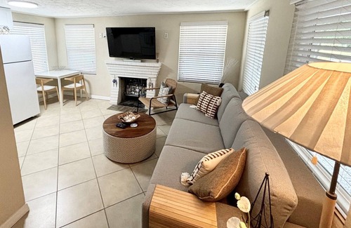 Bayshore Gardens House | EXTENDED SUMMER SALE! Weekends are best spent at the Beach!