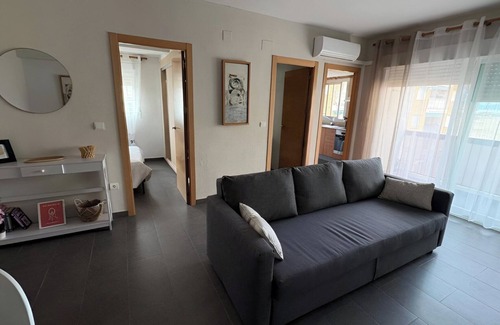 Playa Pobla de Farnals Apartment | Exterior apartment five minutes from the beach and 15 minutes from Valencia.