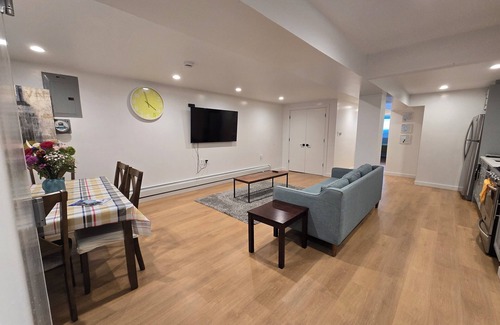 Bay Ridge Apartment | Extra LG Double Room, 2 BEDS APT, Steps 2 Metro station, 40 minutes to Times SQ