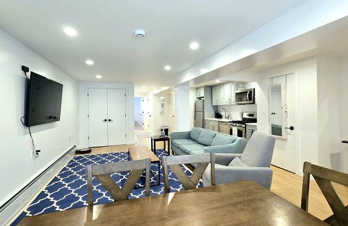 Bay Ridge Apartment | Extra LG Double Room, 2 BEDS APT, Steps 2 Metro station, 40 minutes to Times SQ