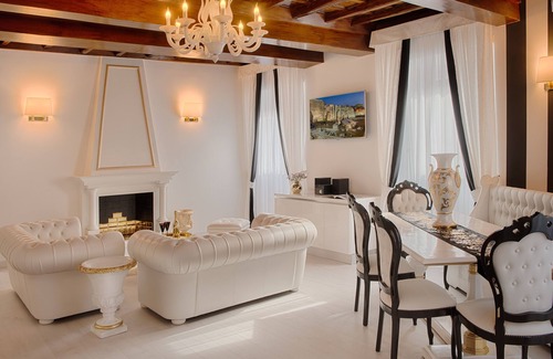 Rione III Colonna Apartment | Extra luxury in the heart of the historic center of Rome