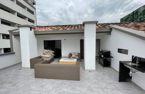 Los Naranjos Apartment | Extraordinary 3-story penthouse in Poblado