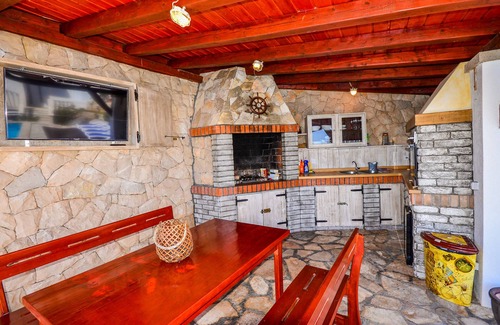 Molunat Villa | Extraordinary 3bed/3bath villa, with sea views,pool and hot tub for 8