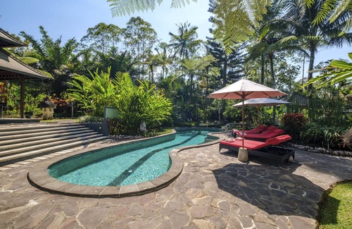 Kerta Villa | Extraordinary Escape with head-turning Style in Nature for Families
