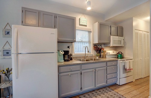 East Beach House | EZBreezy 1 bedroom home located on St. Simons popular East Beach