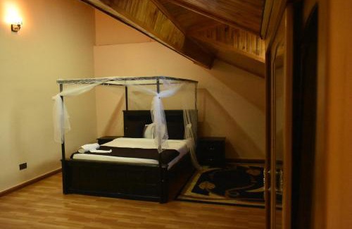 Munyonyo House | Ezeife Guesthouse
