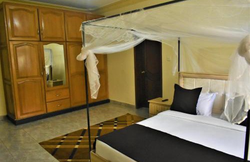 Munyonyo House | Ezeife Guesthouse