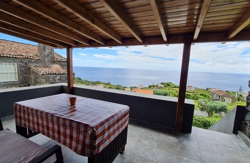 Calheta de Nesquim Cottage | Férias de Sonho na Ilha do Pico, nos Açores