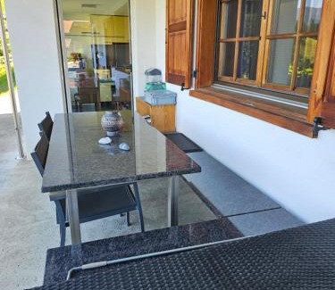 Cazis Apartment | Försterhaus Dalin Ferienwohnung Schweizer Alpen