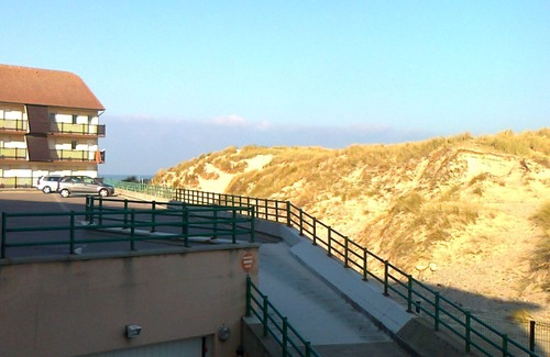 Sainte-Cecile-Plage Apartment | F3 facing south in the heart of the resort, by the sea, private parking